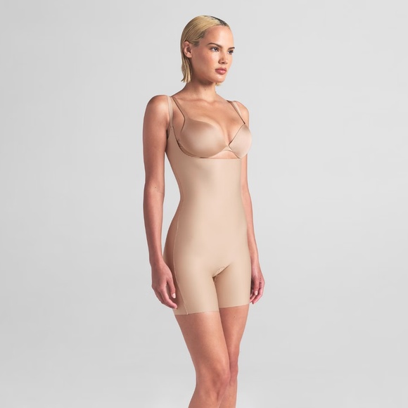 SKIMS SHEER CORE SCULPT OPEN BUST MID THIGH BODYSUIT CLAY NUDE XL SOLD OUT! NEW! - Picture 9 of 10